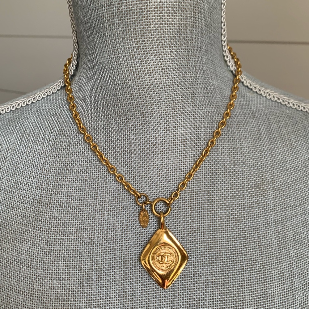 Chanel Necklace - Picture 6 of 9